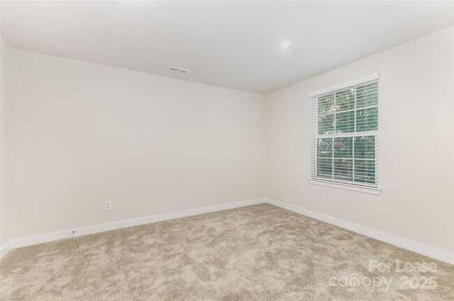 Building Photo - 306 New Gallant Dr
