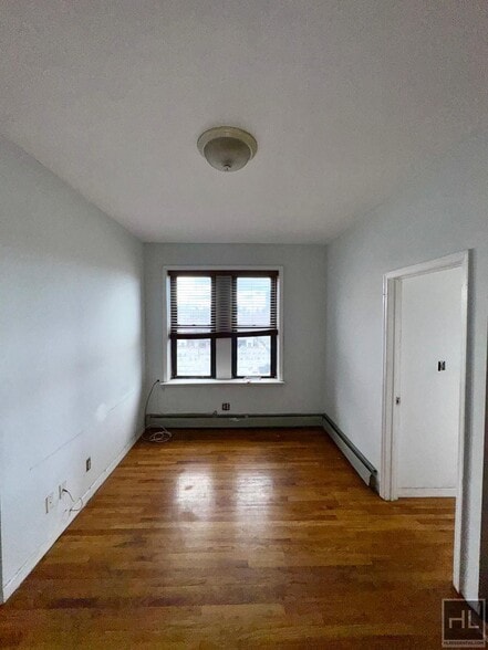 Building Photo - 36 AVENUE