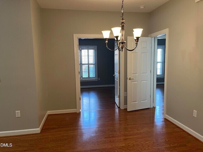 Building Photo - 1021 Thistle Briar Pl