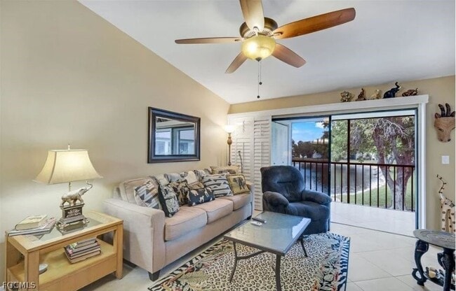 Building Photo - 9270 Lake Park Dr