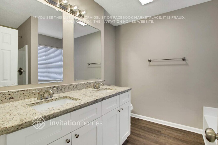 Building Photo - 1815 Independence Dr