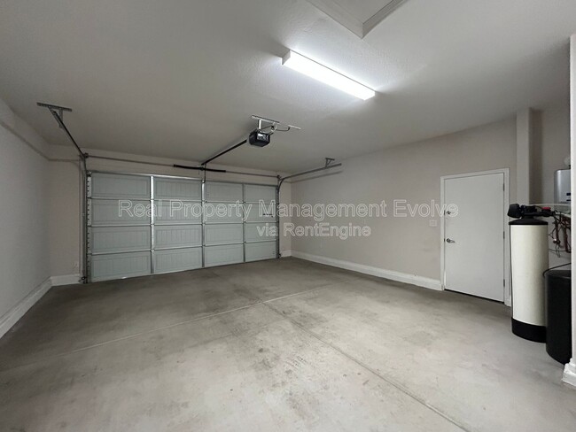 Building Photo - 17655 W Pueblo Ave