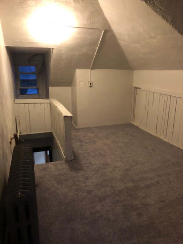 Building Photo - 700 Airbrake Ave