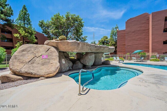 Building Photo - 12212 N Paradise Vlg Pkwy S