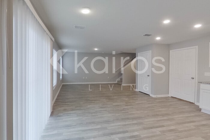 Building Photo - 1709 Nebraska Loop