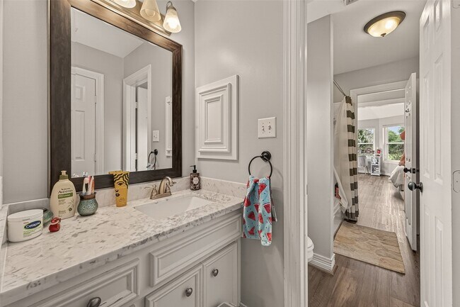 Building Photo - 1403 Hillside Forest Dr