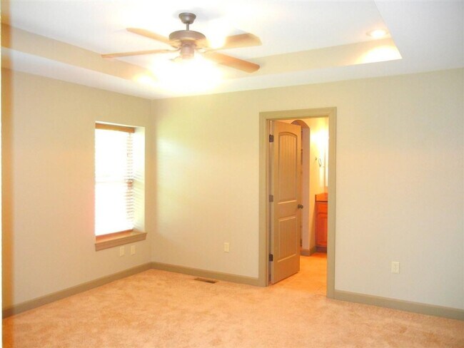 Building Photo - Italian Estates Property Management