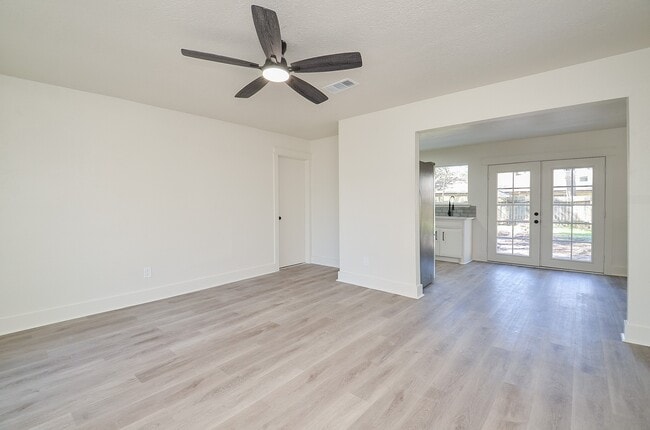 Building Photo - 4434 McCleester Dr