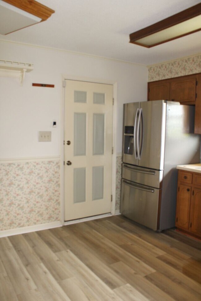 Building Photo - 3 Bedroom 2 Bath W/ Garage Hephzibah!