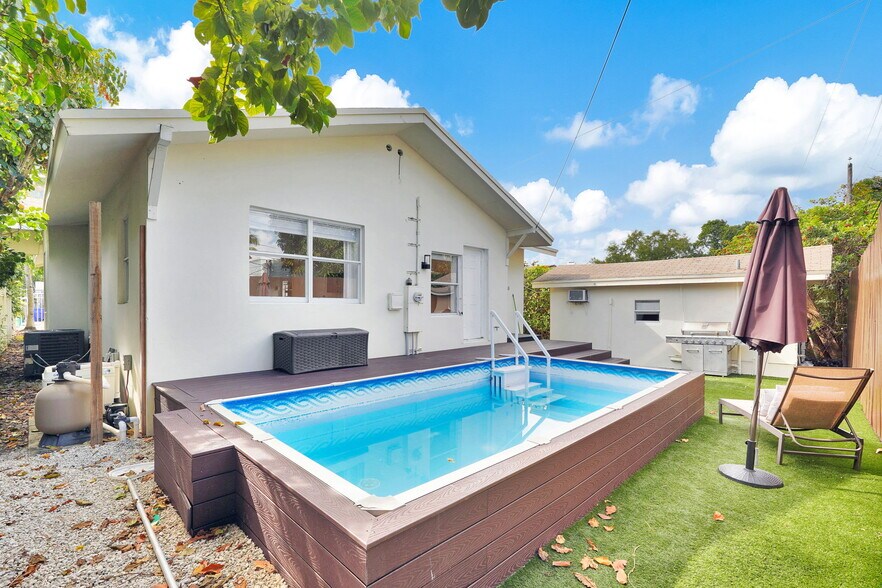 Building Photo - 37 NW 47th St