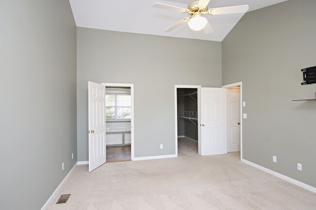 Building Photo - Dog-Friendly Forest Lakes North Home (Appl...
