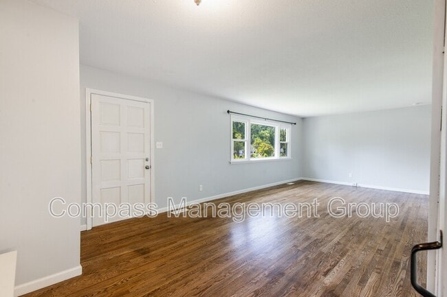 Building Photo - 321 Sarvis Dr