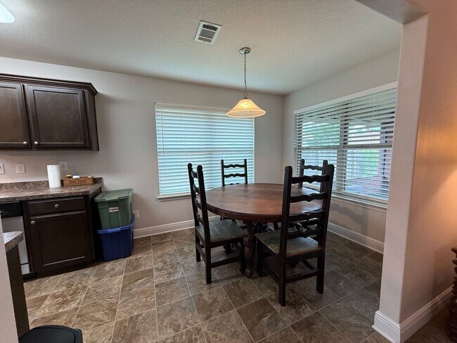 Building Photo - Pensacola - Logan Place - 3 bedroom, 2 bat...