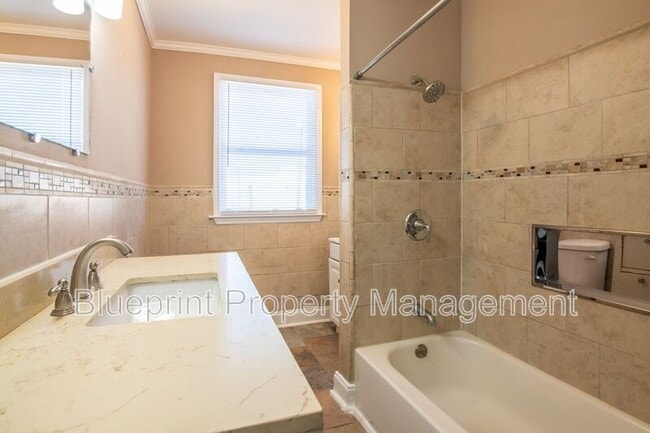 Building Photo - 644 Alabama Ave SW