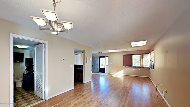 Building Photo - 121 Brandywine Ct