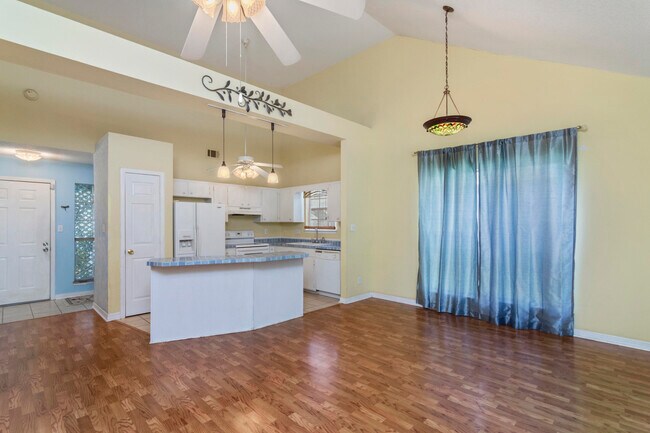 Building Photo - 2713 Willow Grove Ln