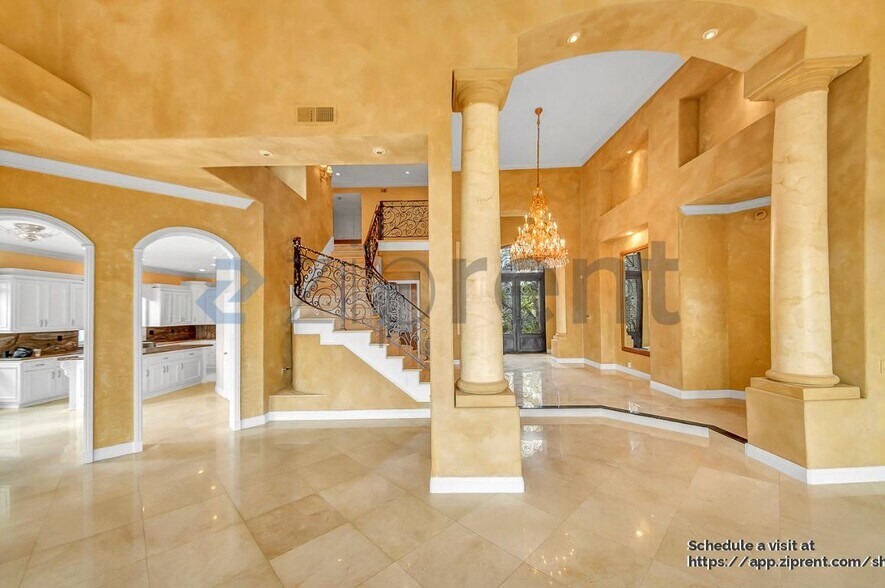 Building Photo - 20 Sierra Vista