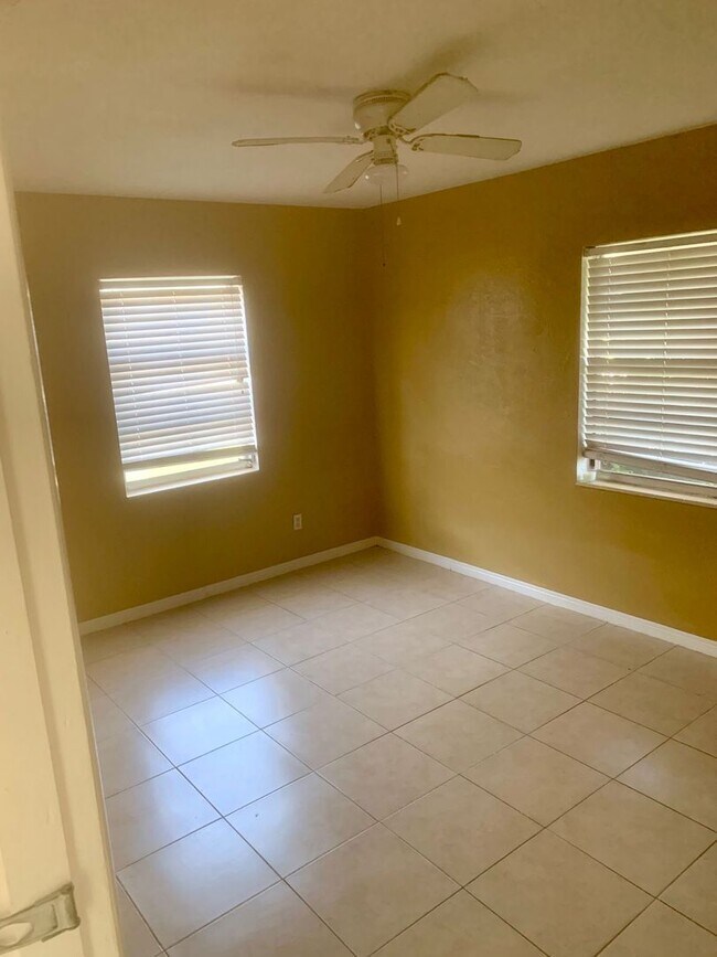 Building Photo - 4379 Neptune Dr SE