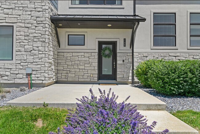 Building Photo - 768 W Harvest Glen Rd