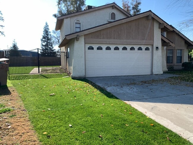 Building Photo - 4525 Trumbull Dr