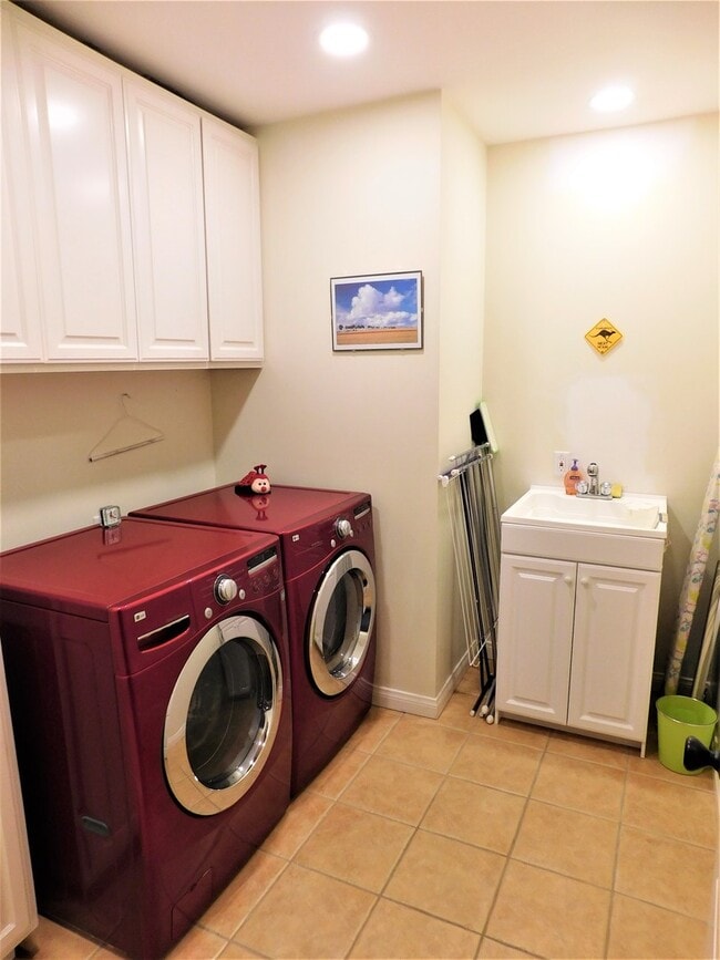 Building Photo - 1441 N Naomi St