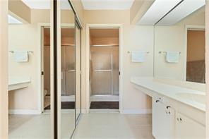 Building Photo - 2210 SE 6th Ct