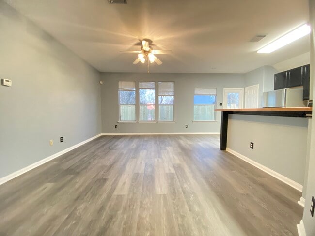 Building Photo - 4031 Raspberry Ct