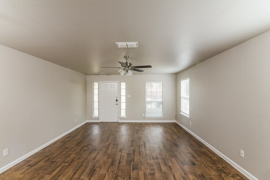 Building Photo - 10814 Pony Mesa