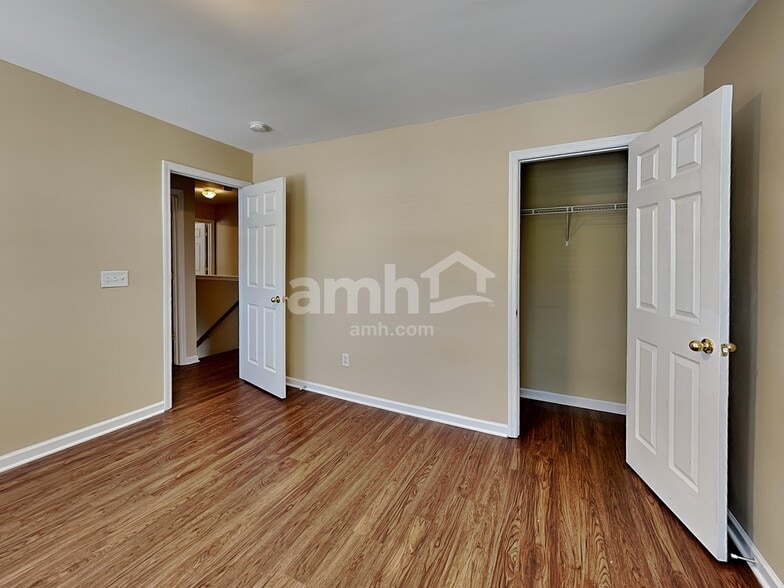 Building Photo - 2119 Ponty Pool Dr