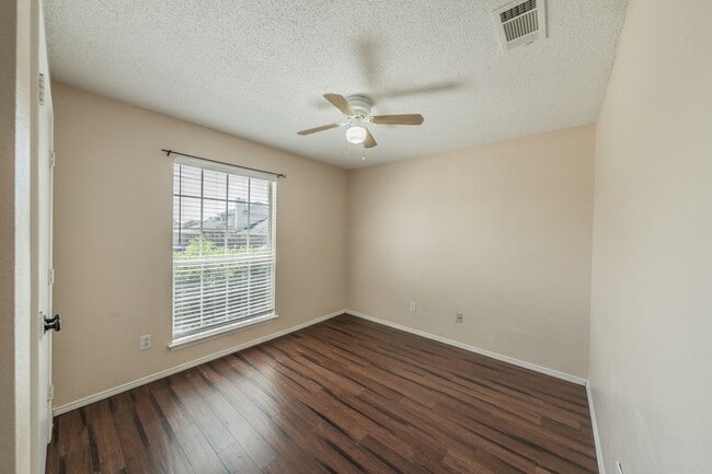 Building Photo - Spacious single-story 4-bedroom, 2-bath home in Arlington, Mansfield ISD