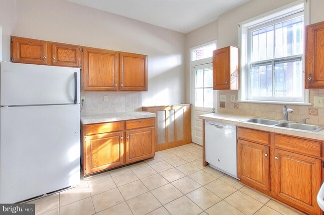 Building Photo - 1756 Park Rd NW