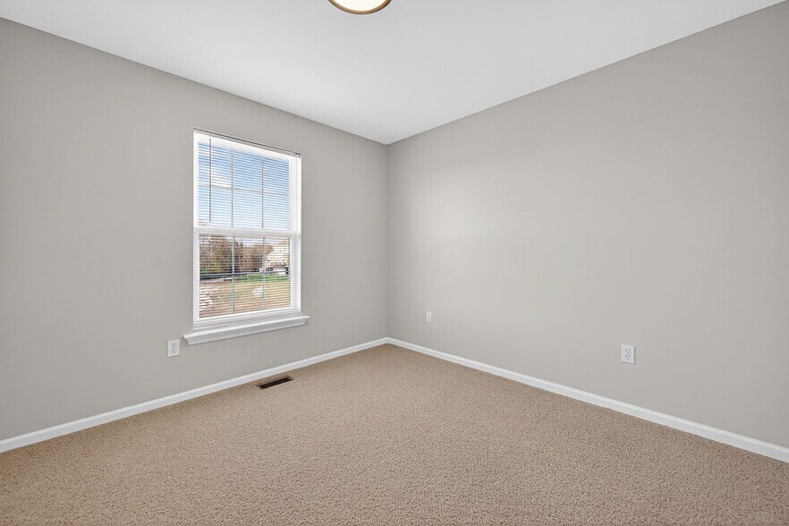 Building Photo - 373 Montclair Tower Dr