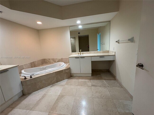 Building Photo - 15051 Royal Oaks Ln