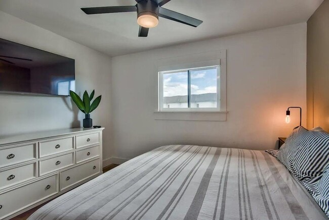 Building Photo - 50% off first months rent.  Gulf front com...
