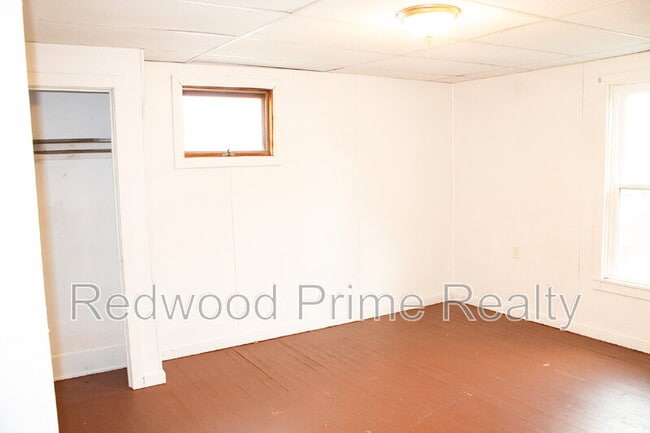 Building Photo - 901-903 Coleman Ave