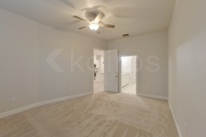 Building Photo - 4847 E Dacha Ln