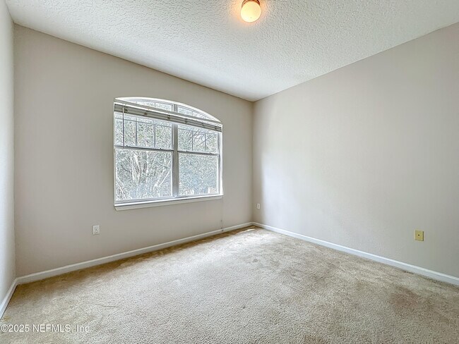 Building Photo - 5663 Greenland Rd