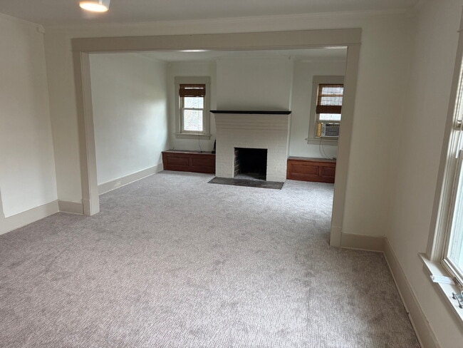 Building Photo - For Rent: 2-Bedroom Apartment | Downtown Hastings