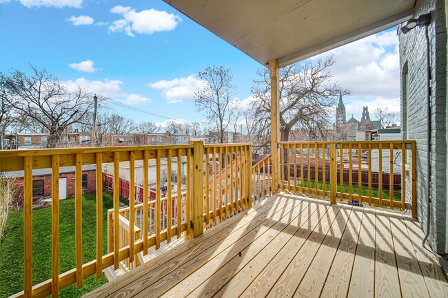 Building Photo - 7011 S Prairie Ave