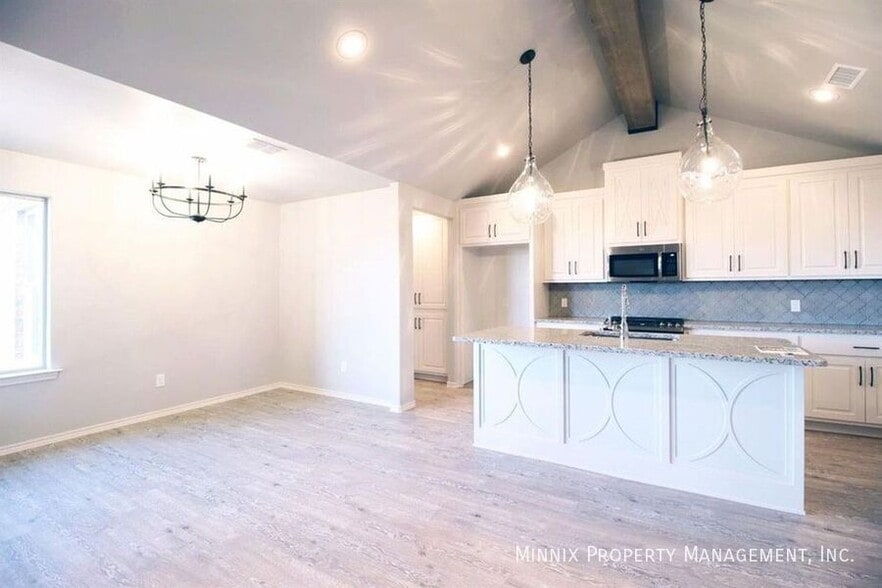 Building Photo - 5840 Lehigh St