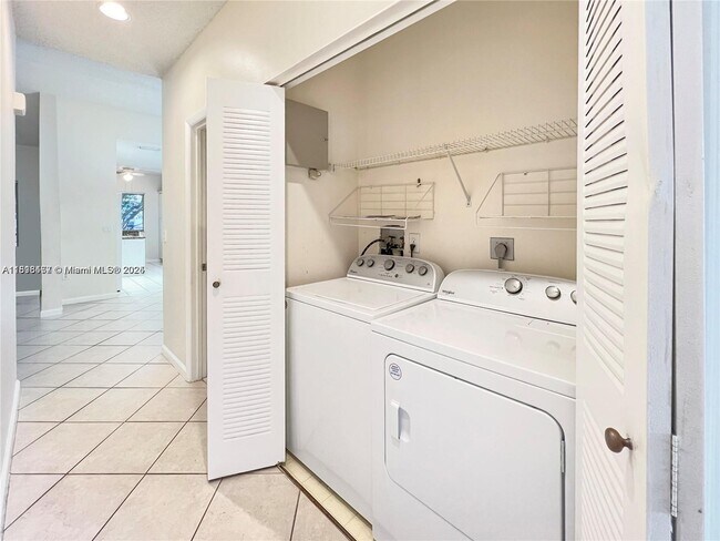 Building Photo - 16356 Malibu Dr