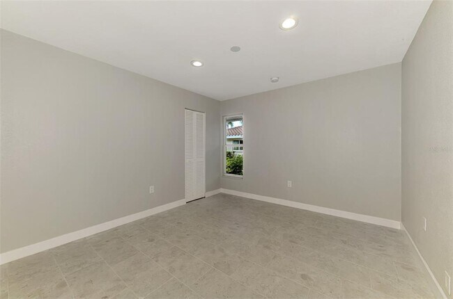 Building Photo - 1224 S View Dr