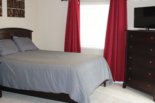 Master Bedroom Queen Bed - 325 W 700 N