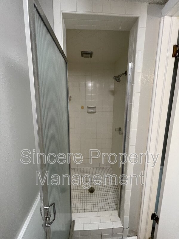Building Photo - 202 Jason Dr