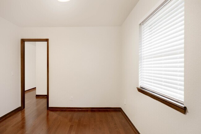 Building Photo - Fall Special $200 off First months rent