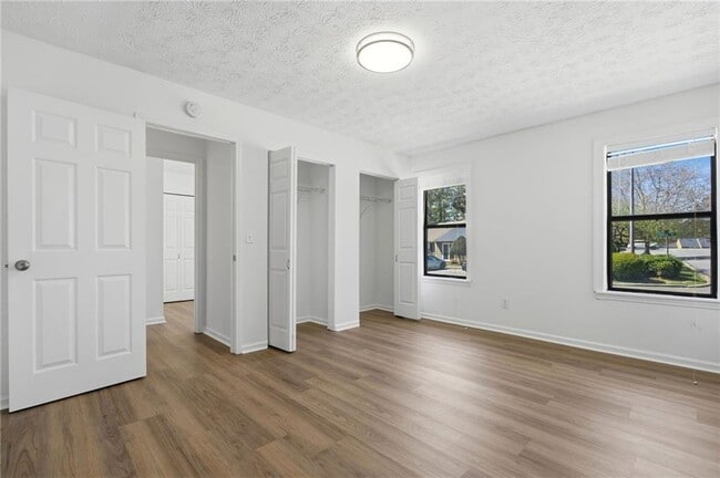 Building Photo - 129 Sandalwood Cir