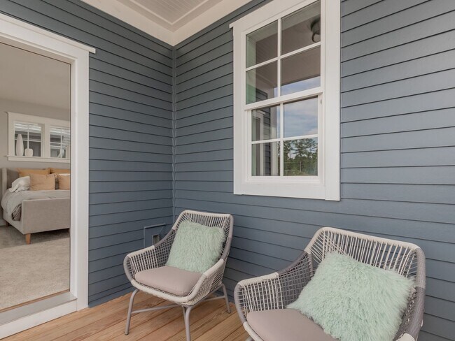 Building Photo - WOW!! One of the best Locations in one of the most desired neighborhoods