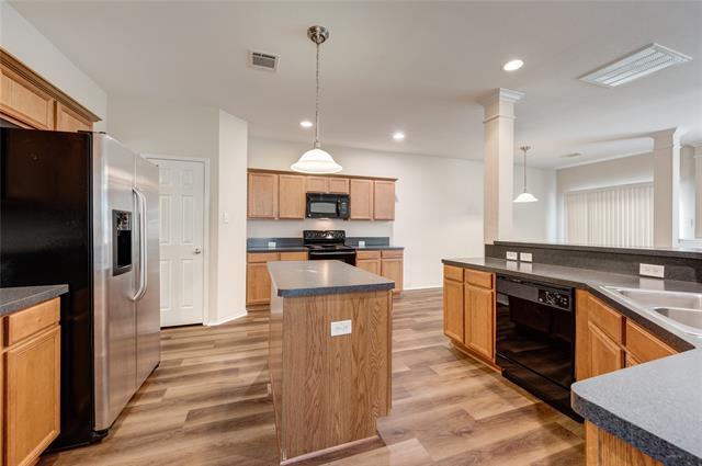 Building Photo - 1415 Ravenwood Dr
