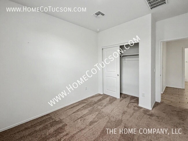 Building Photo - 8828 E Stone Meadow Cir