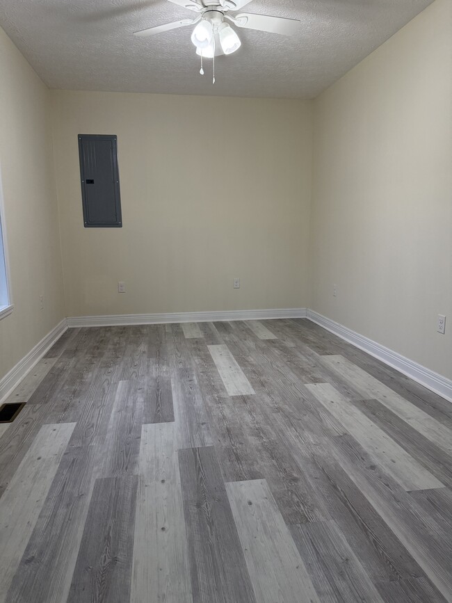 Building Photo - 50 Kad Ct